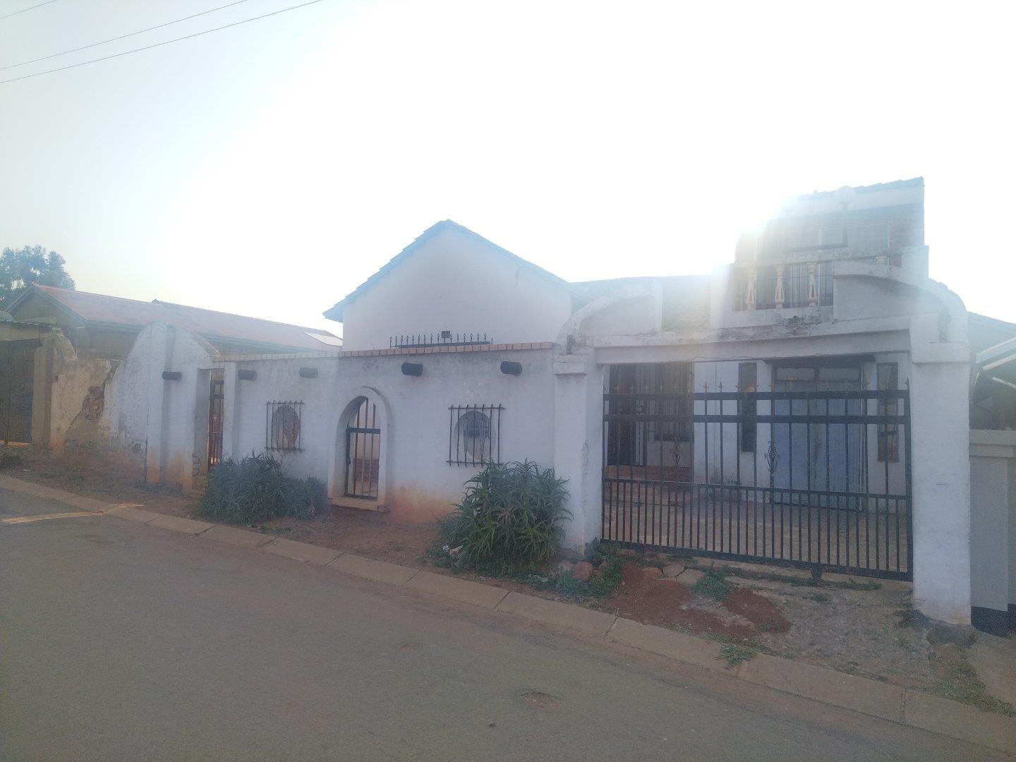 House for sale in Orange Farm P24114564855