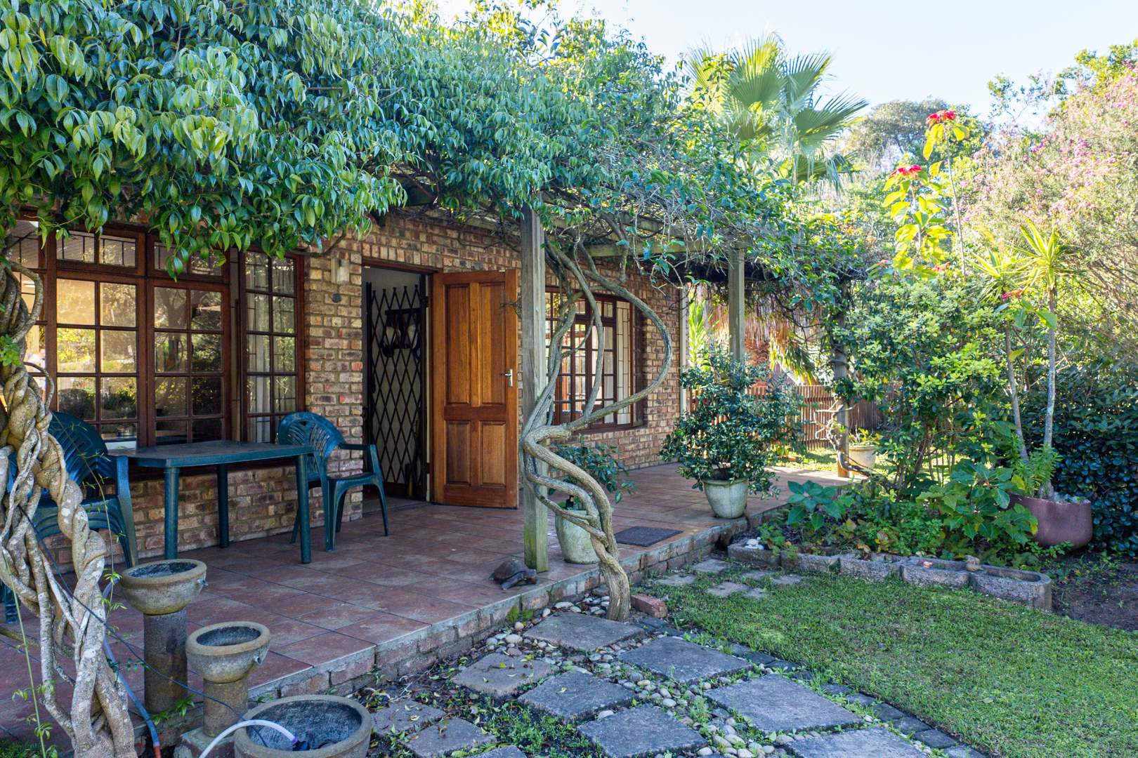 3 Bedroom House for sale in Meedingsride P24114564953