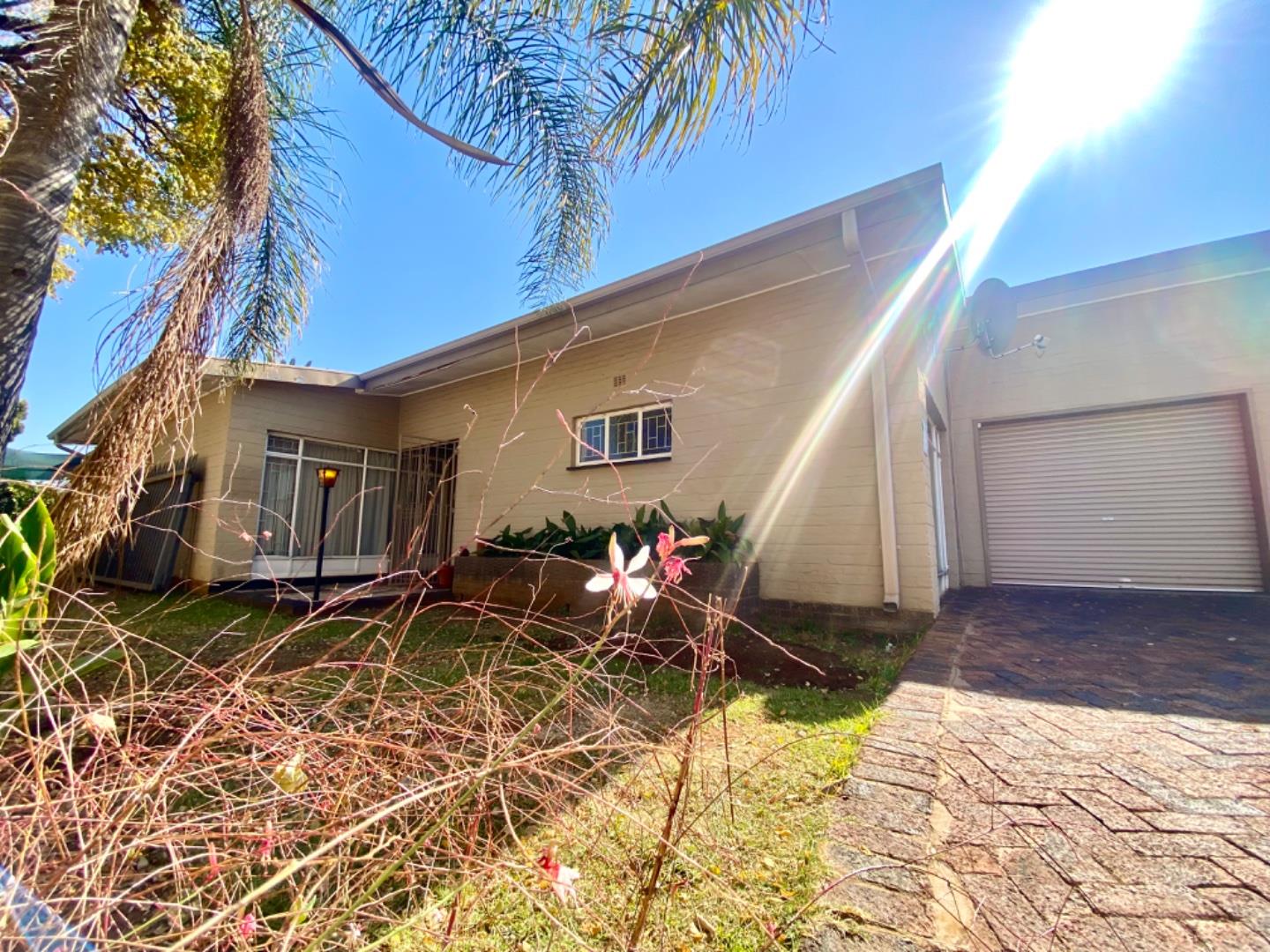 4 Bedroom House for sale in Baillie Park P24114565106