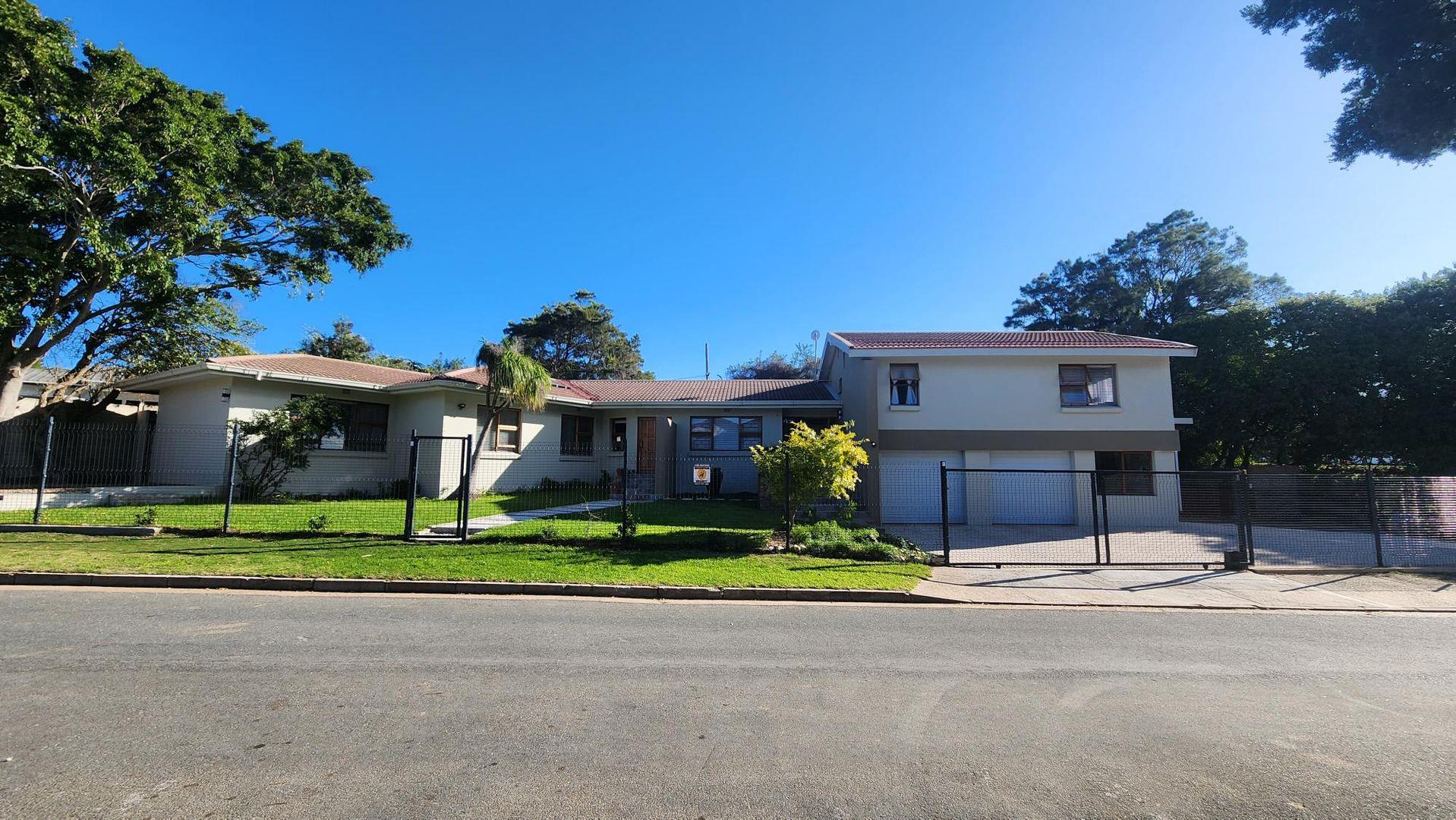 7 Bedroom House for sale in Mossel Bay Central P24114565935