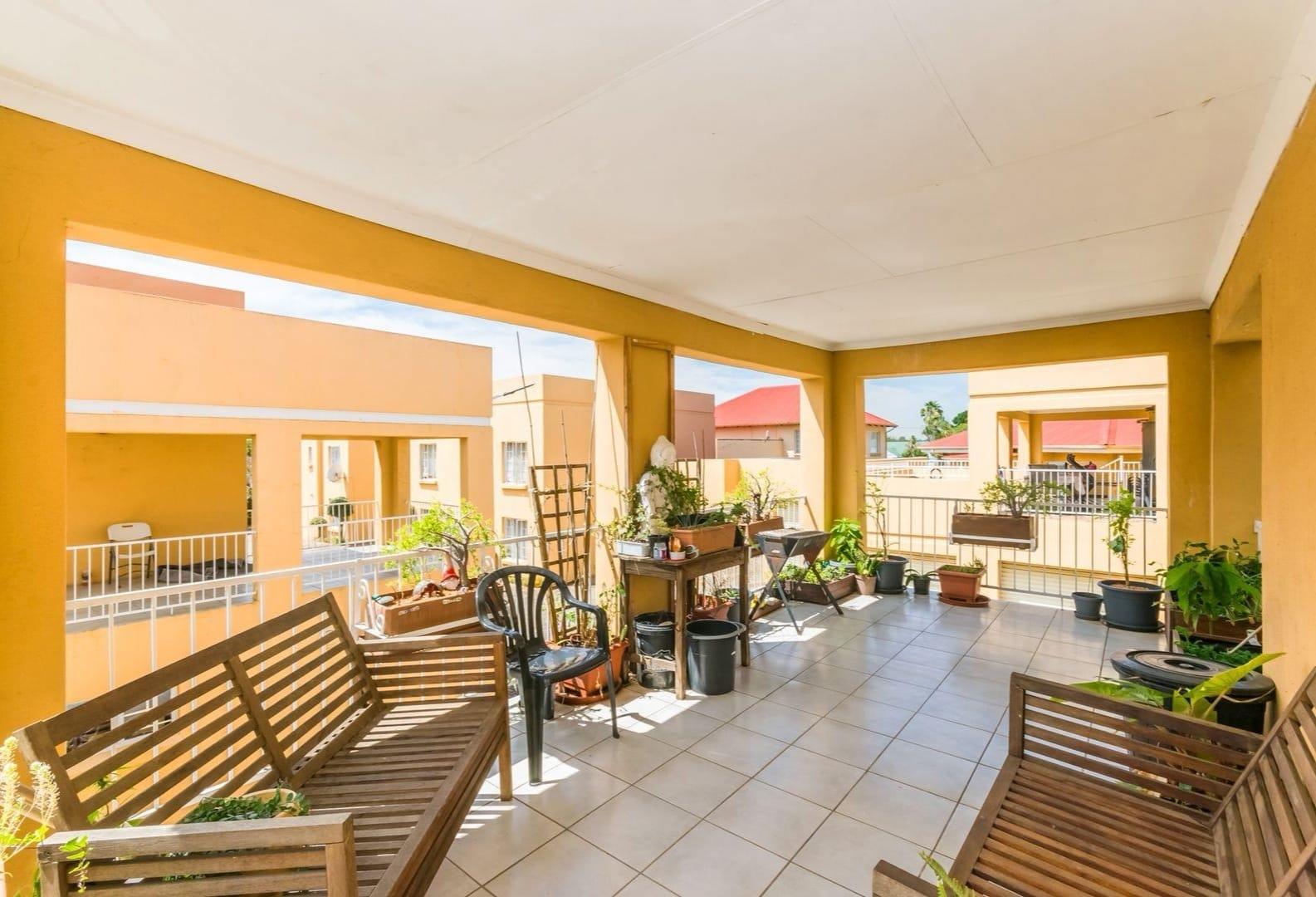 Krugersdorp North Property Townhouses to rent in Krugersdorp North