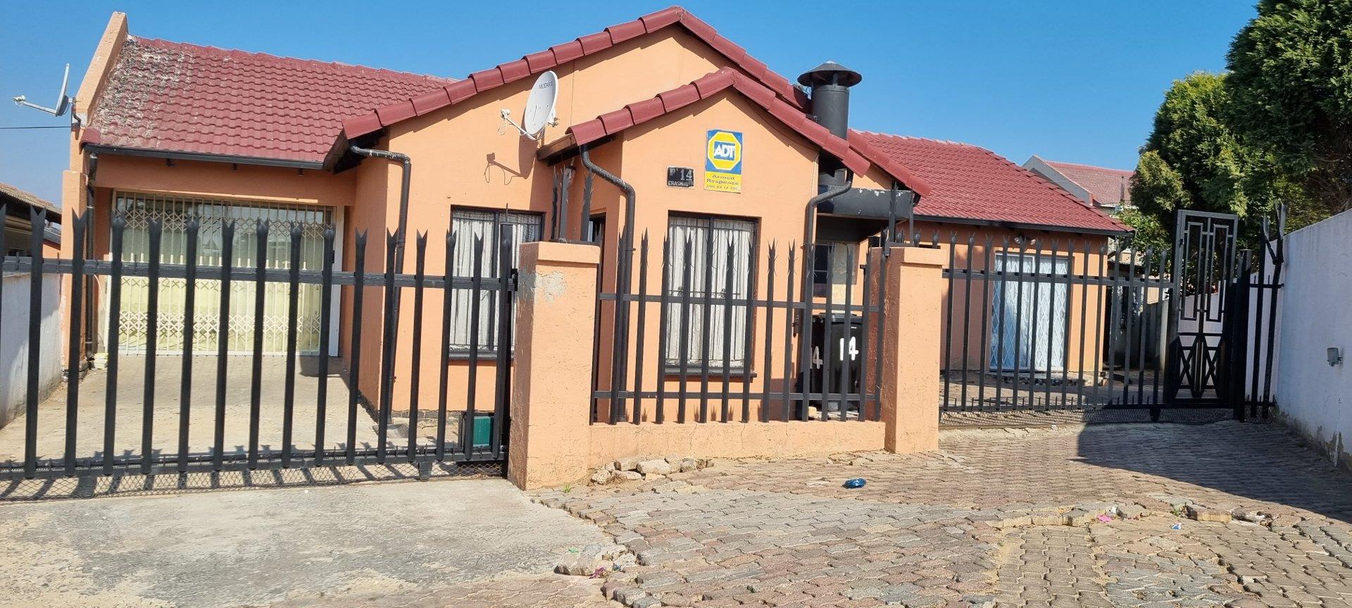 5 Bedroom House for sale in Bramley View P24114566909