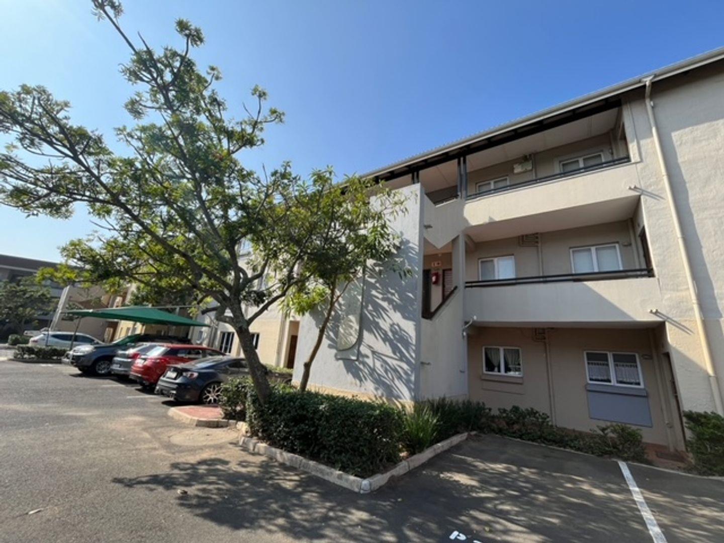 3 Bedroom Apartment / flat for sale in Sheffield Beach P24114567148