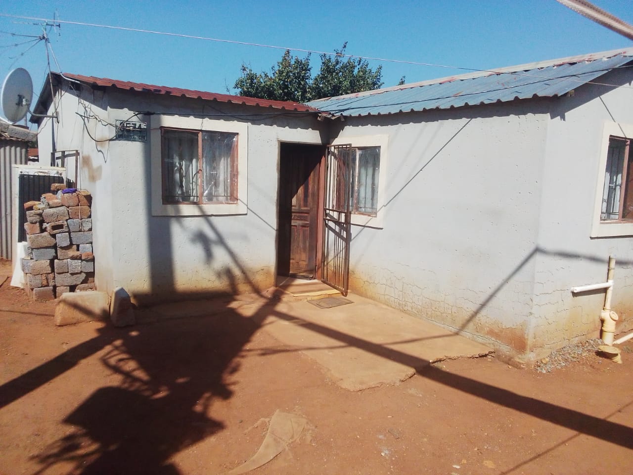 2 Bedroom House for sale in Devland P24114567277