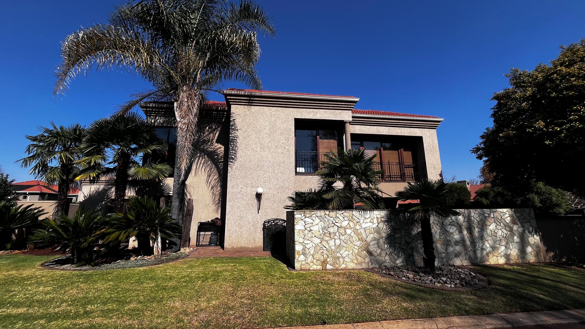 4 Bedroom House for sale in Emfuleni Golf Estate P24114567398