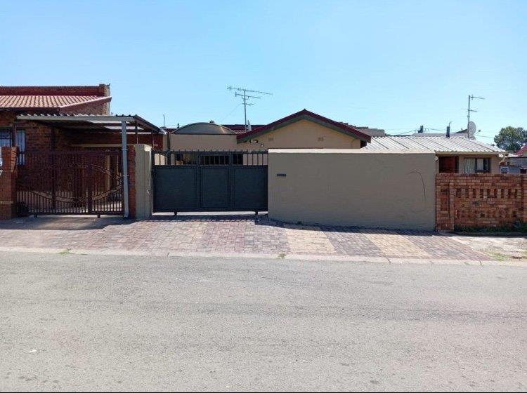 3 Bedroom House to rent in Orlando West P24114567893