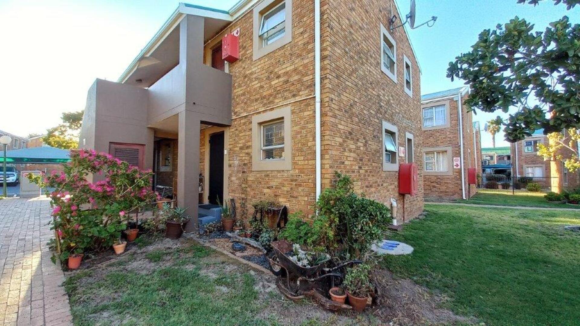 Oakglen Property Apartments / flats for sale in Oakglen