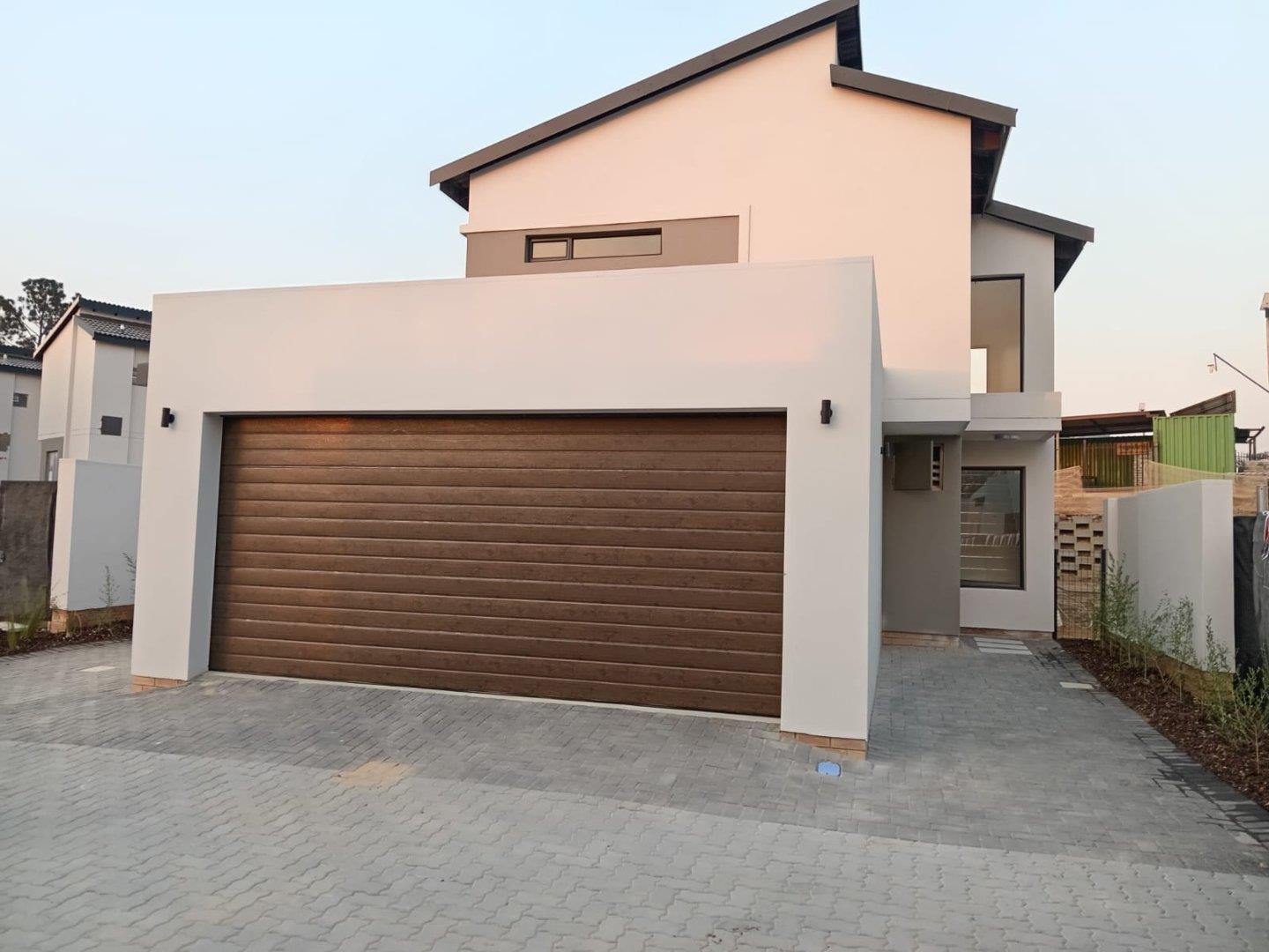 Jackal Creek Golf Estate Property Property and houses for sale in