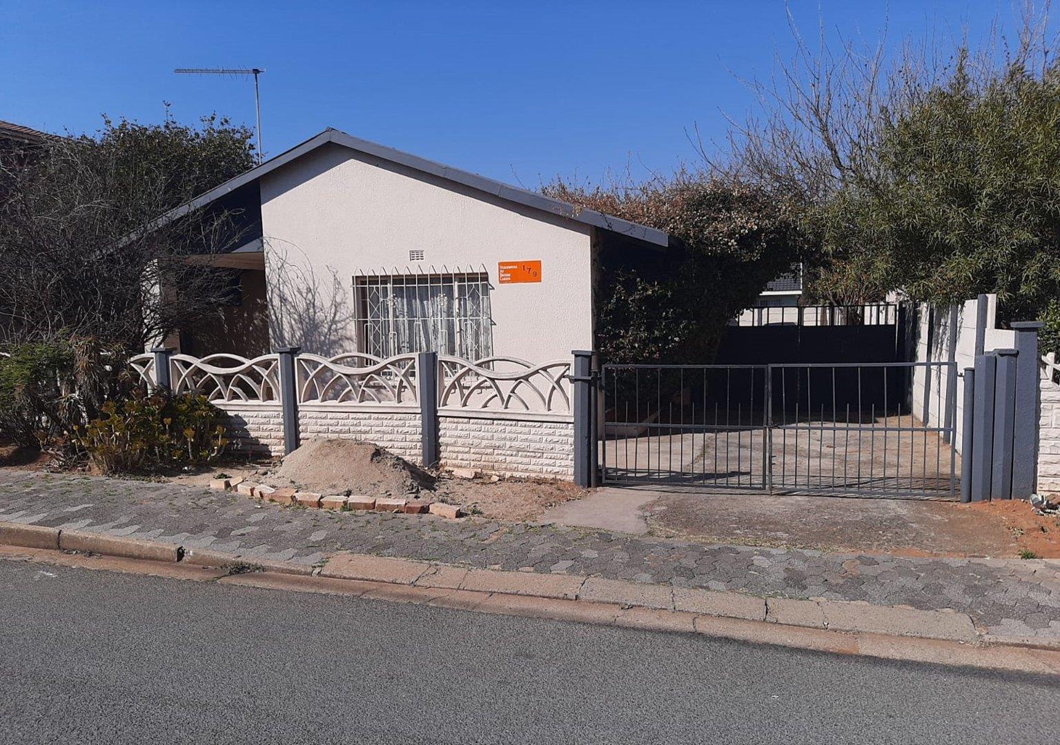 3 Bedroom House for sale in Riverlea 179 Breede Street P24114570158