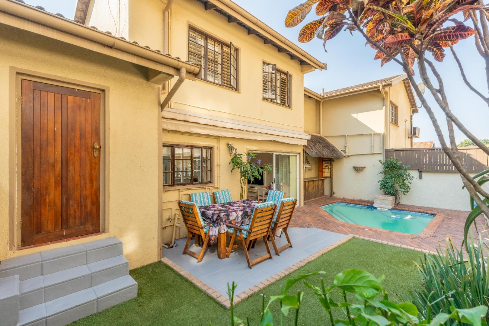 2 Bedroom Townhouse for sale in Essenwood 3 Ss Amanda Close, 250