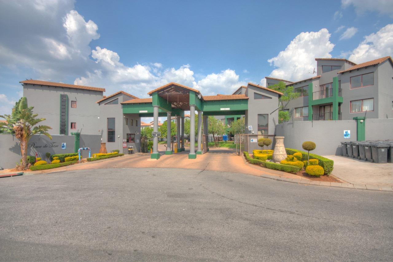 Honeydew Manor Property Apartments / flats to rent in Honeydew Manor