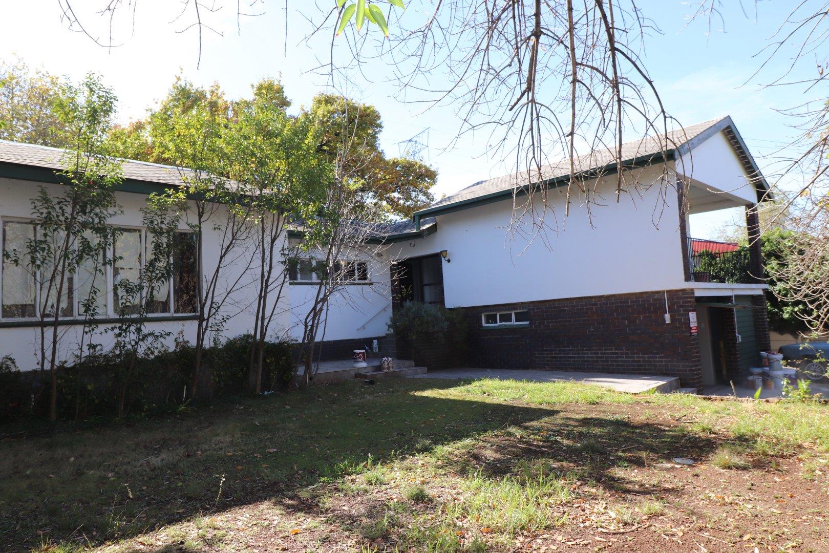 4 Bedroom House for sale in Bayswater 17a Normandie Avenue P24