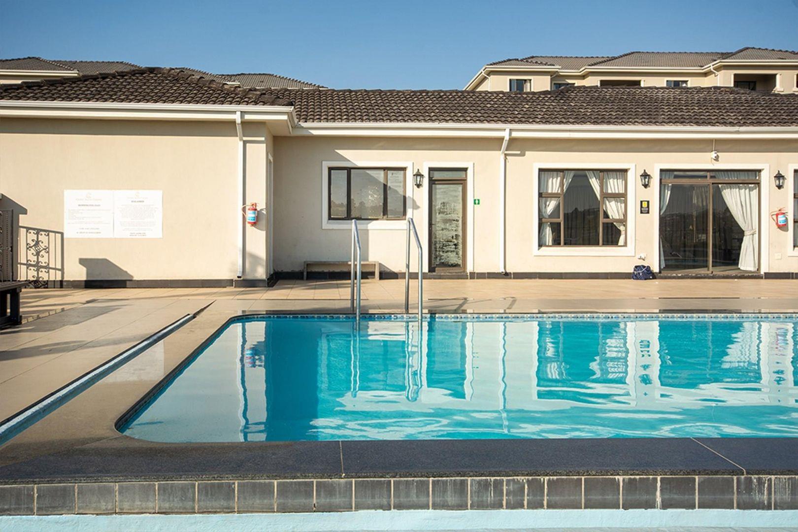 2 Bedroom Apartment / flat to rent in Fourways P24114573768