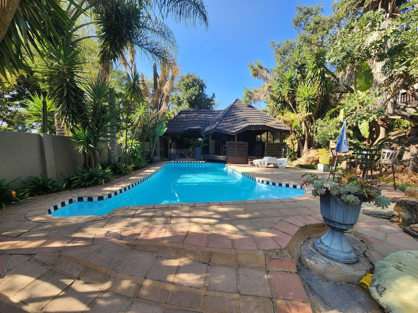 4 Bedroom House for sale in Silverton P24114573999