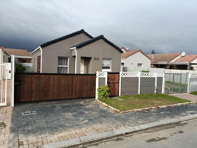 2 Bedroom House for Sale in Broadlands Village