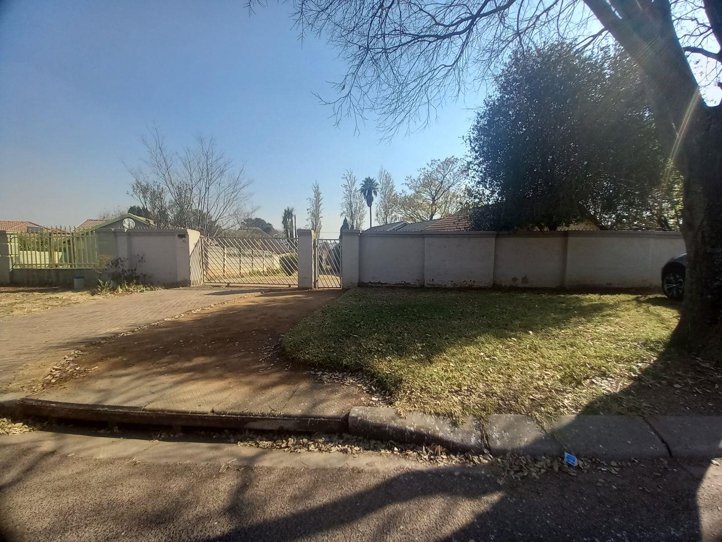 3 Bedroom House for sale in Leachville Ext 1 P24114574795