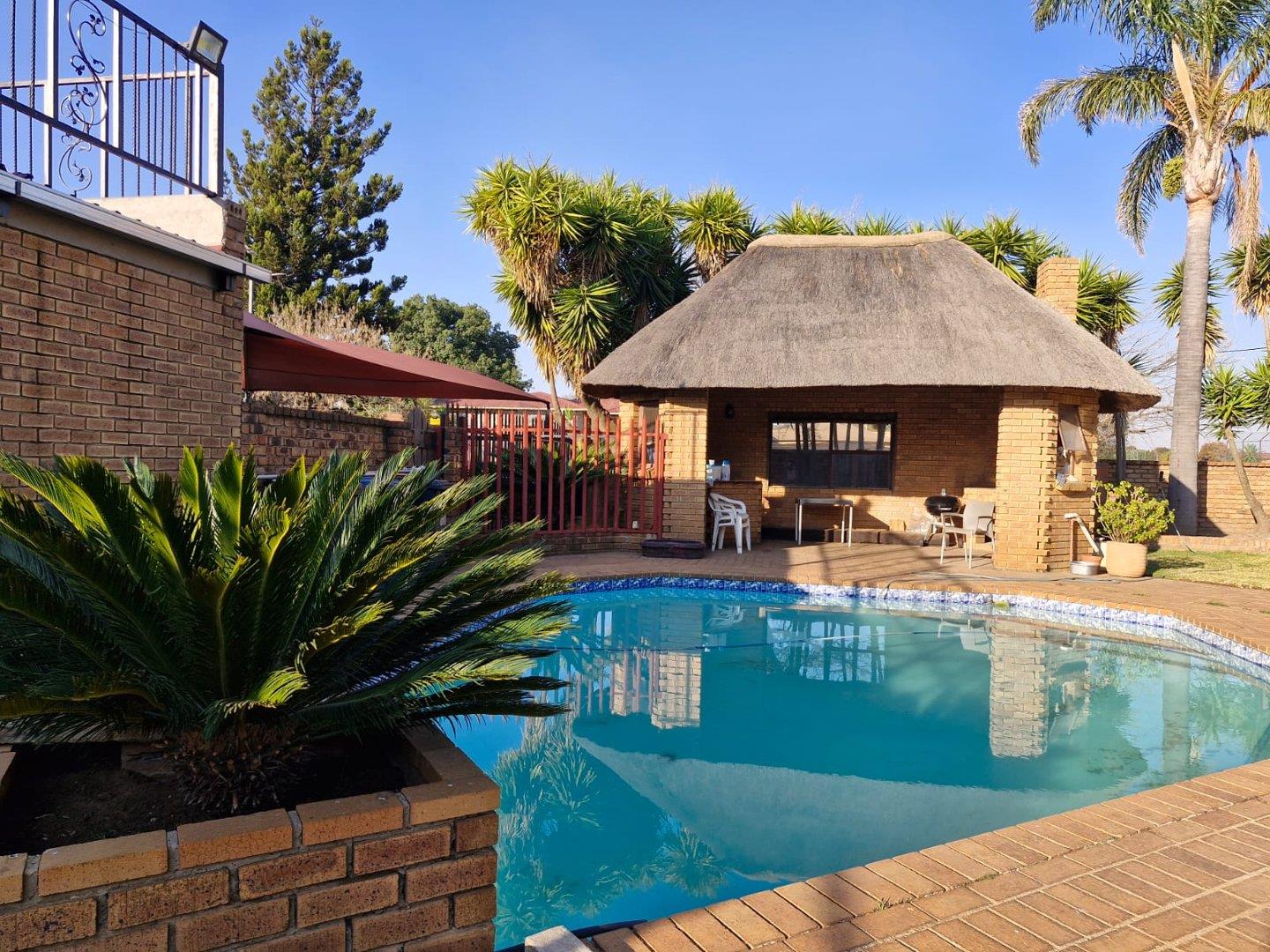 4 Bedroom House for sale in Petersfield P24114575027