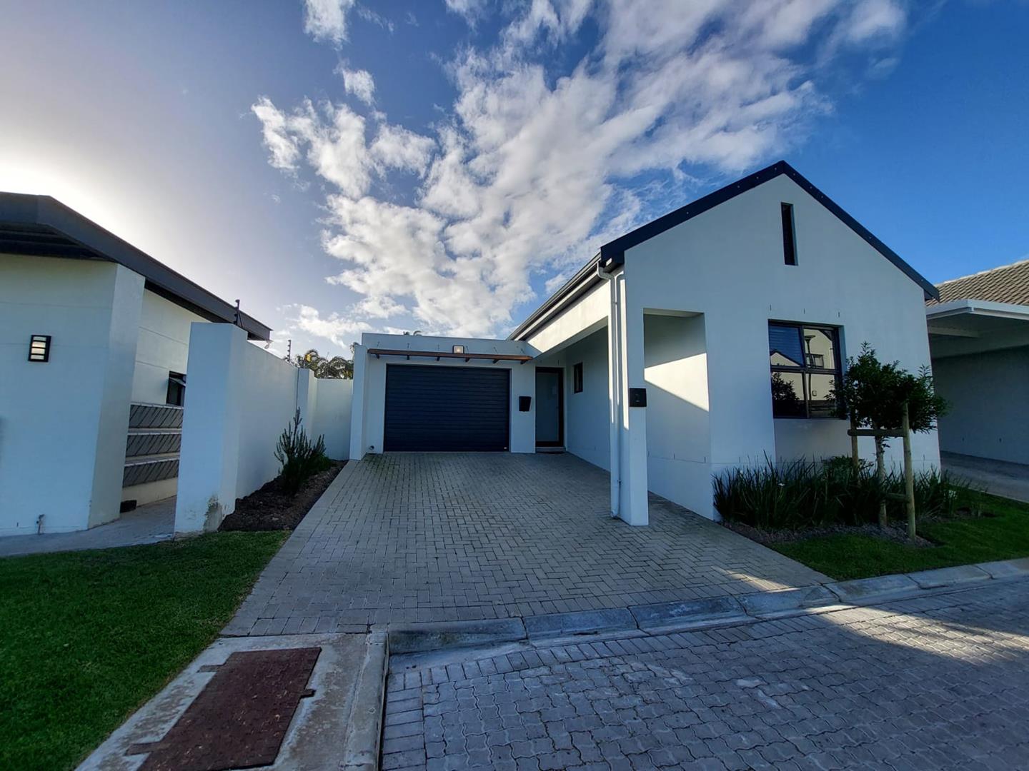 2 Bedroom Townhouse for sale in Brackenfell South P24114565025