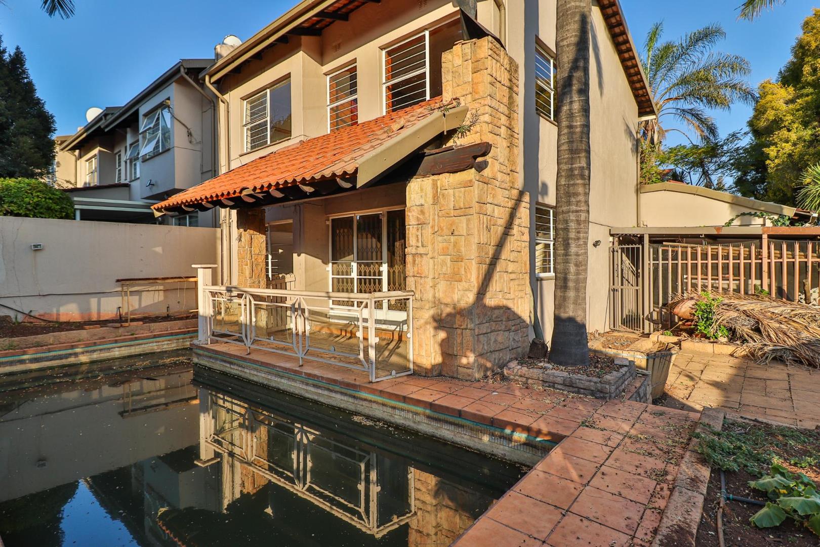 3 Bedroom Townhouse for sale in Eastleigh 18 Drake Avenue P24114575614