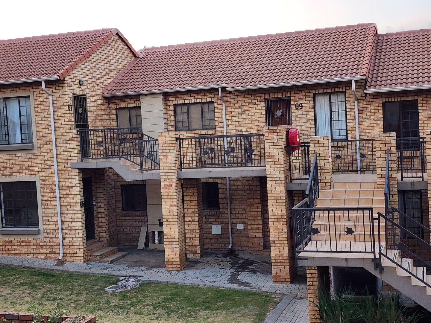 2 Bedroom Apartment / flat for sale in Eco Park Estate P24114575814