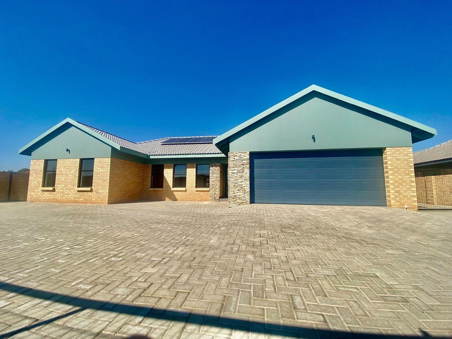 3 Bedroom House for sale in Van Der Hoff Park P24114575935