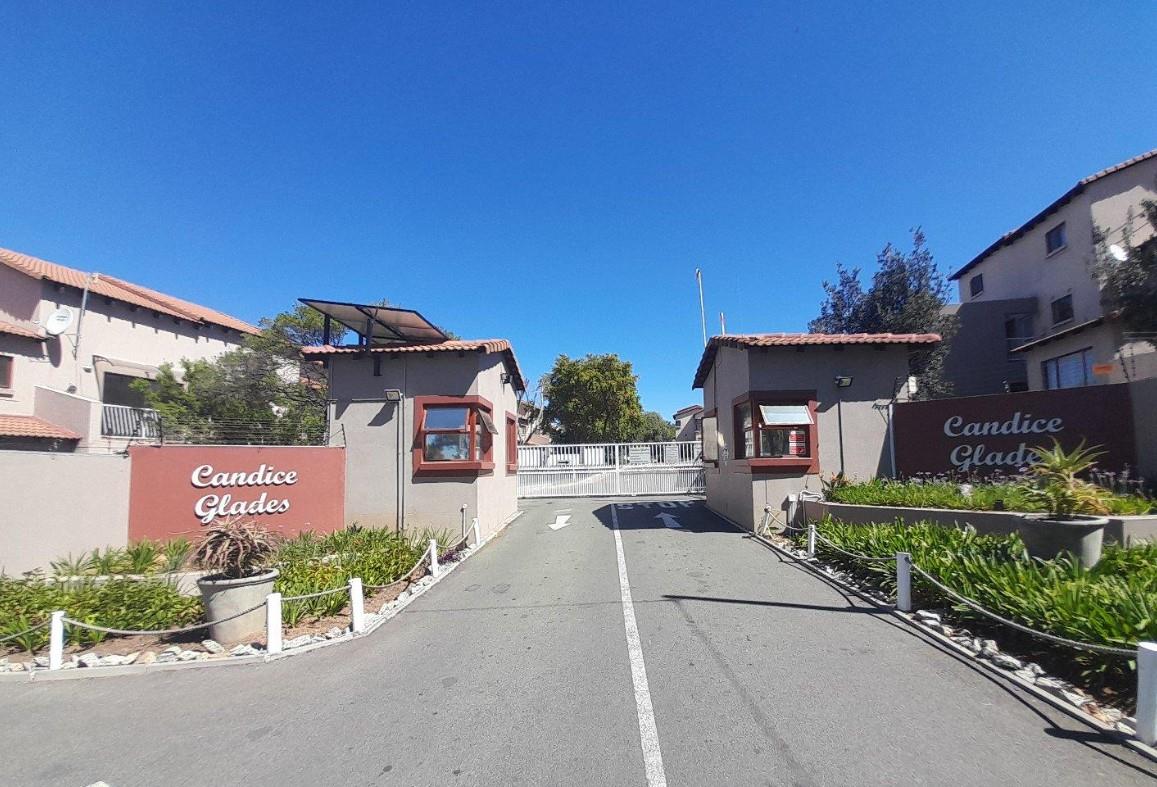 2 Bedroom Apartment / flat for sale in Northwold 1 Douglas Road P24