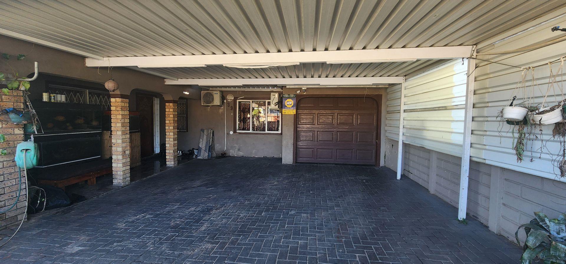 3 Bedroom House for sale in Brackenham P24114576027