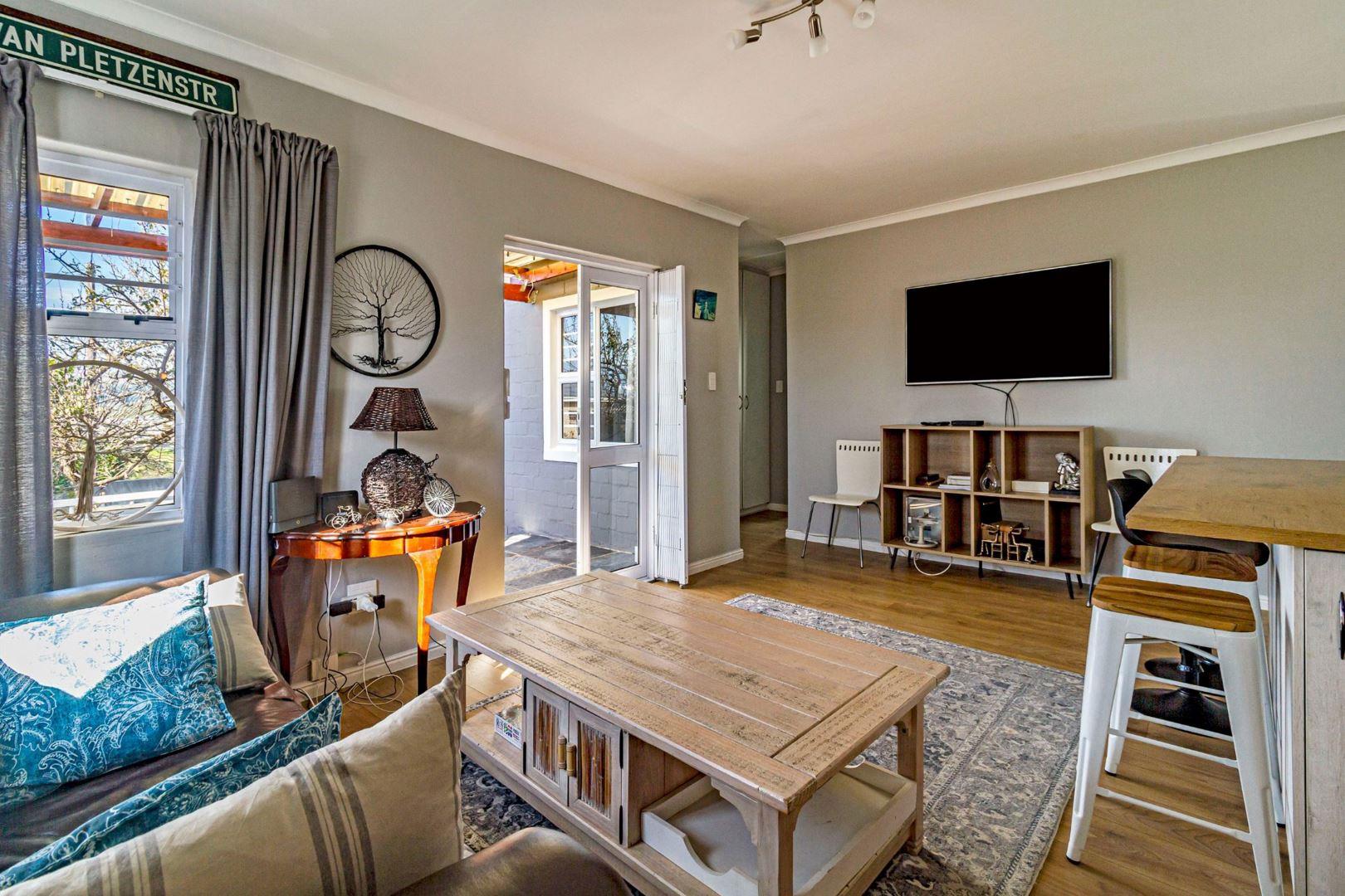 3 Bedroom House for sale in Pniel P24114577215