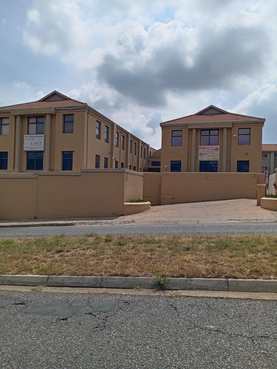 2 Bedroom Apartment / flat for sale in Ferndale P24114165076