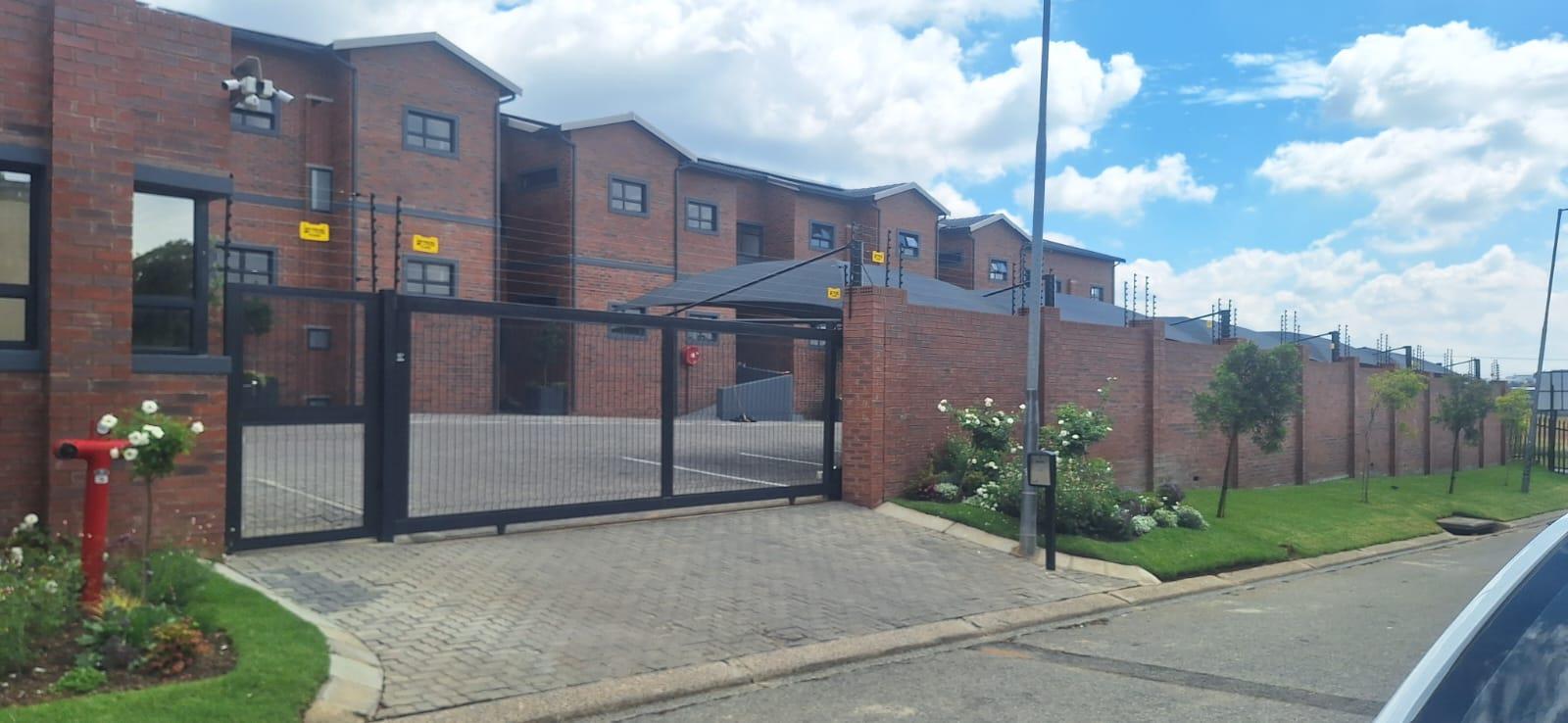 3 Bedroom Apartment / flat to rent in Kelvin P24114578089