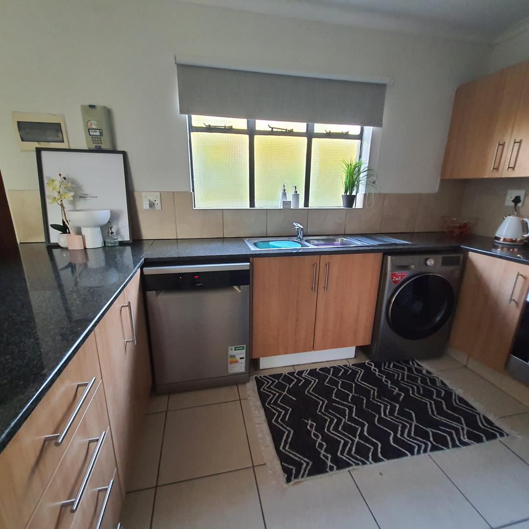 2 Bedroom Apartment / flat to rent in Ravenswood P24114578126