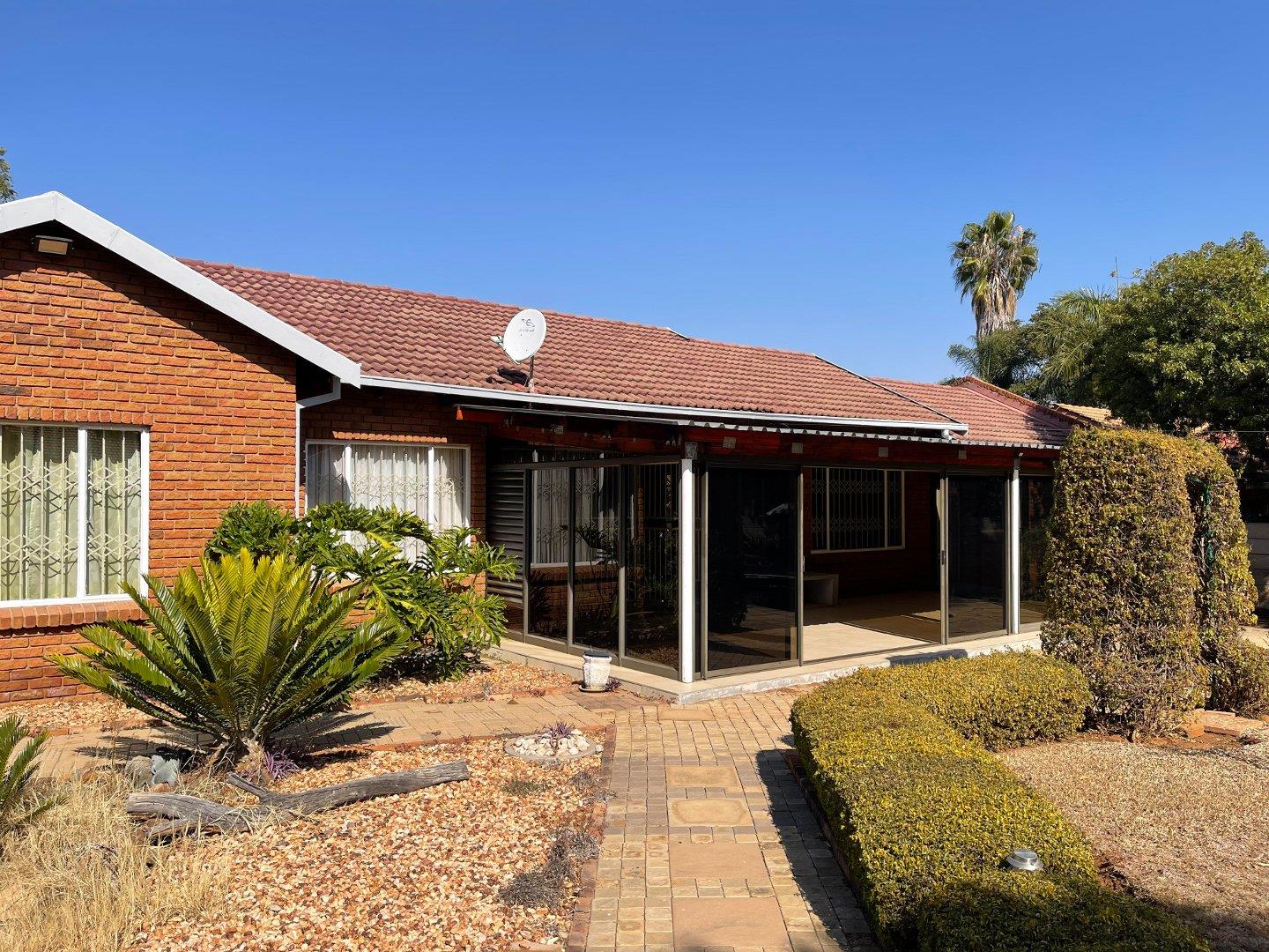 3 Bedroom House for sale in Flora Park P24114578203