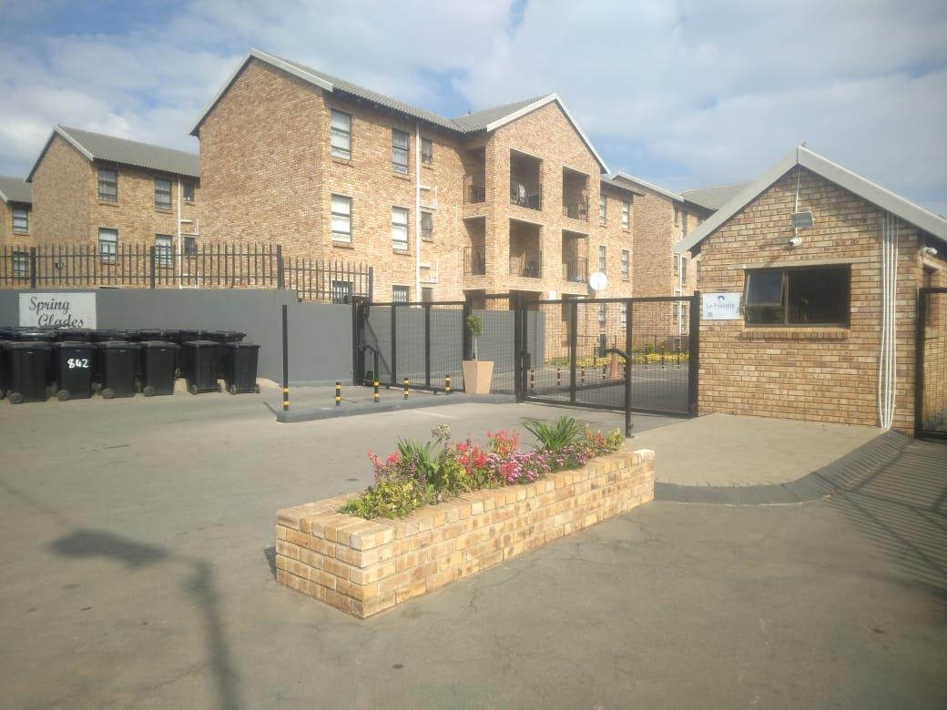 3 Bedroom Apartment / flat for sale in Princess AH 50 Spring Glades