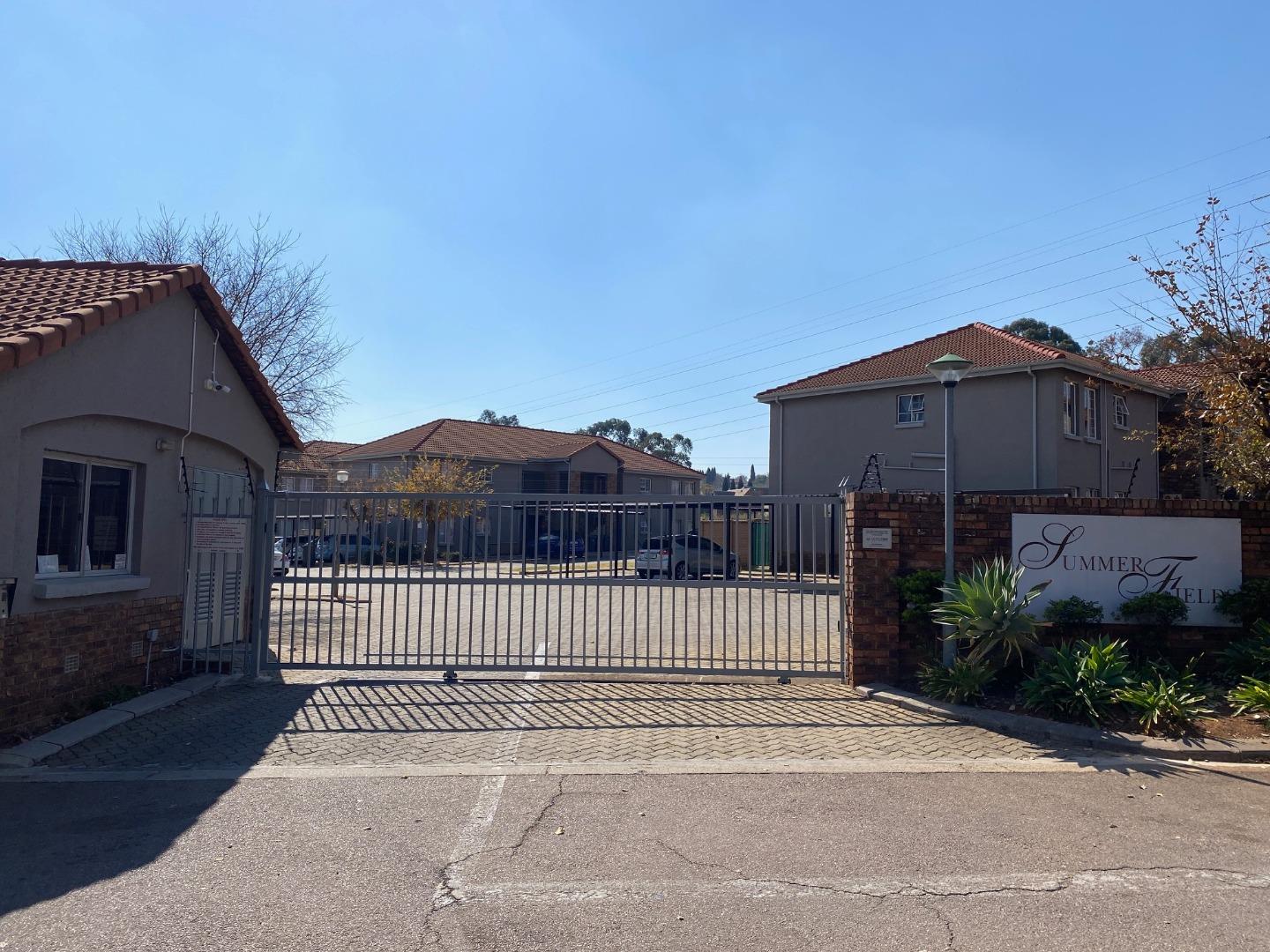 2 Bedroom Apartment / flat for sale in Pierre Van Ryneveld P24114579764