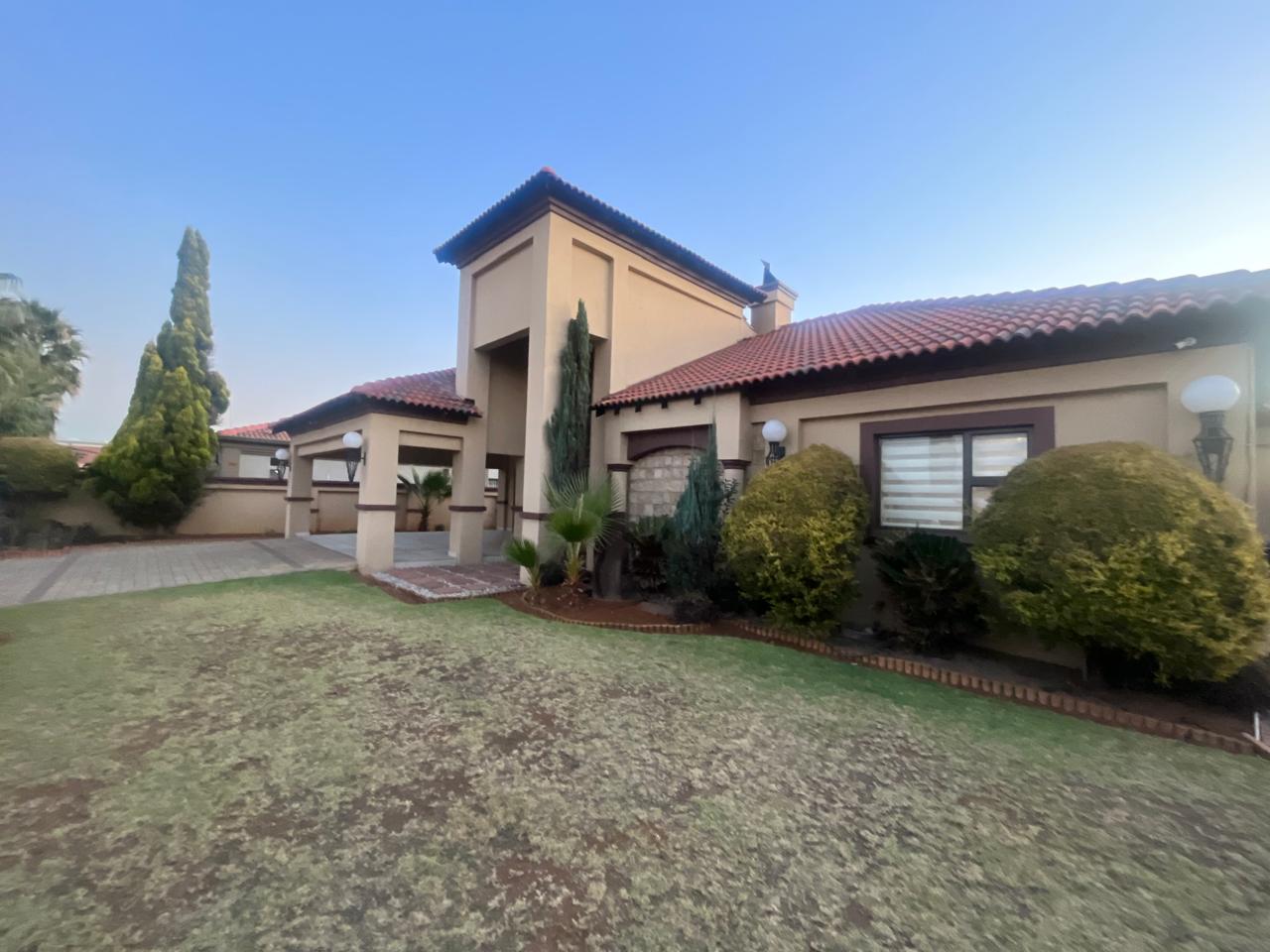 4 Bedroom House for sale in Vanderbijlpark SE 8 P24114580049