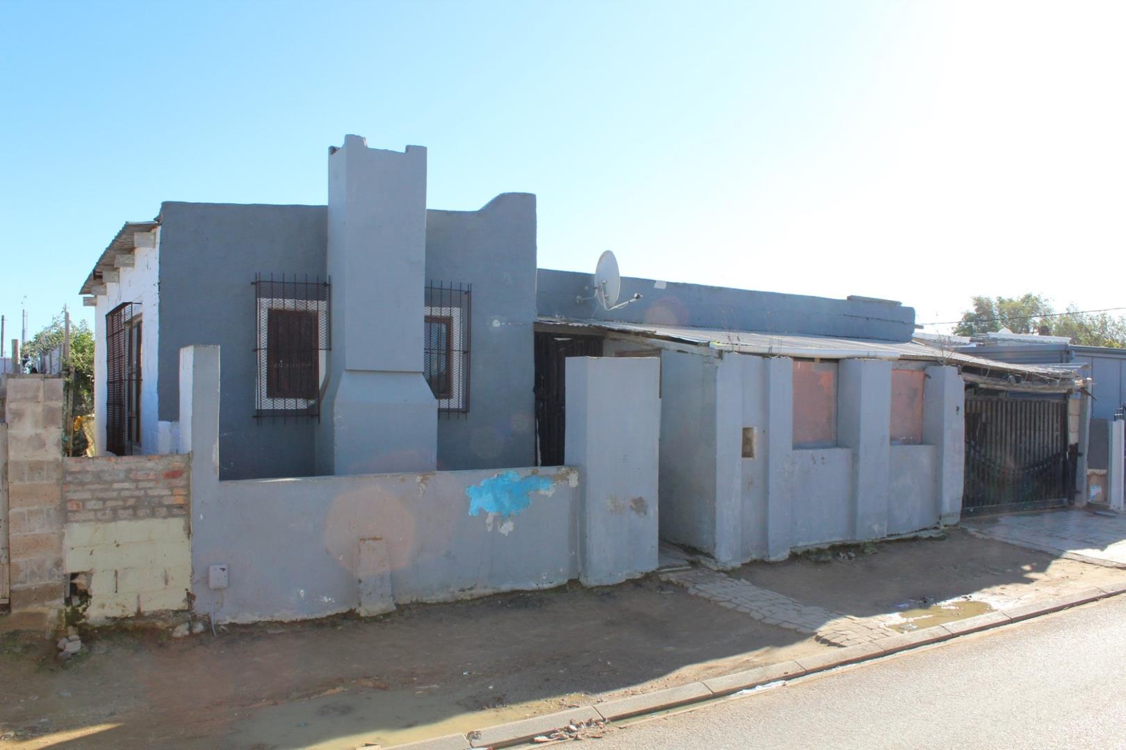 2 Bedroom House for sale in Broadlands Park P24114580310