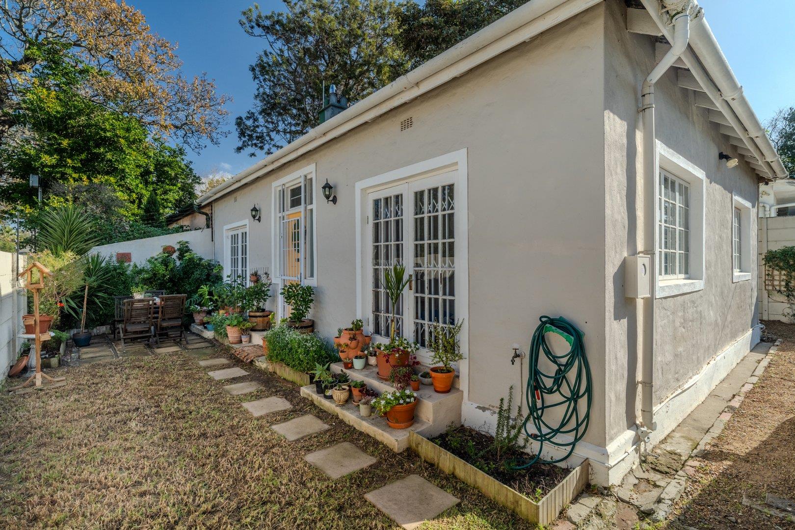 2 Bedroom House for sale in Wynberg Upper 24 Langley Road / Lush