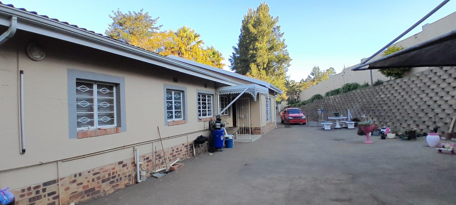 5 Bedroom House for sale in Ixopo Brigadier Road P24114581616