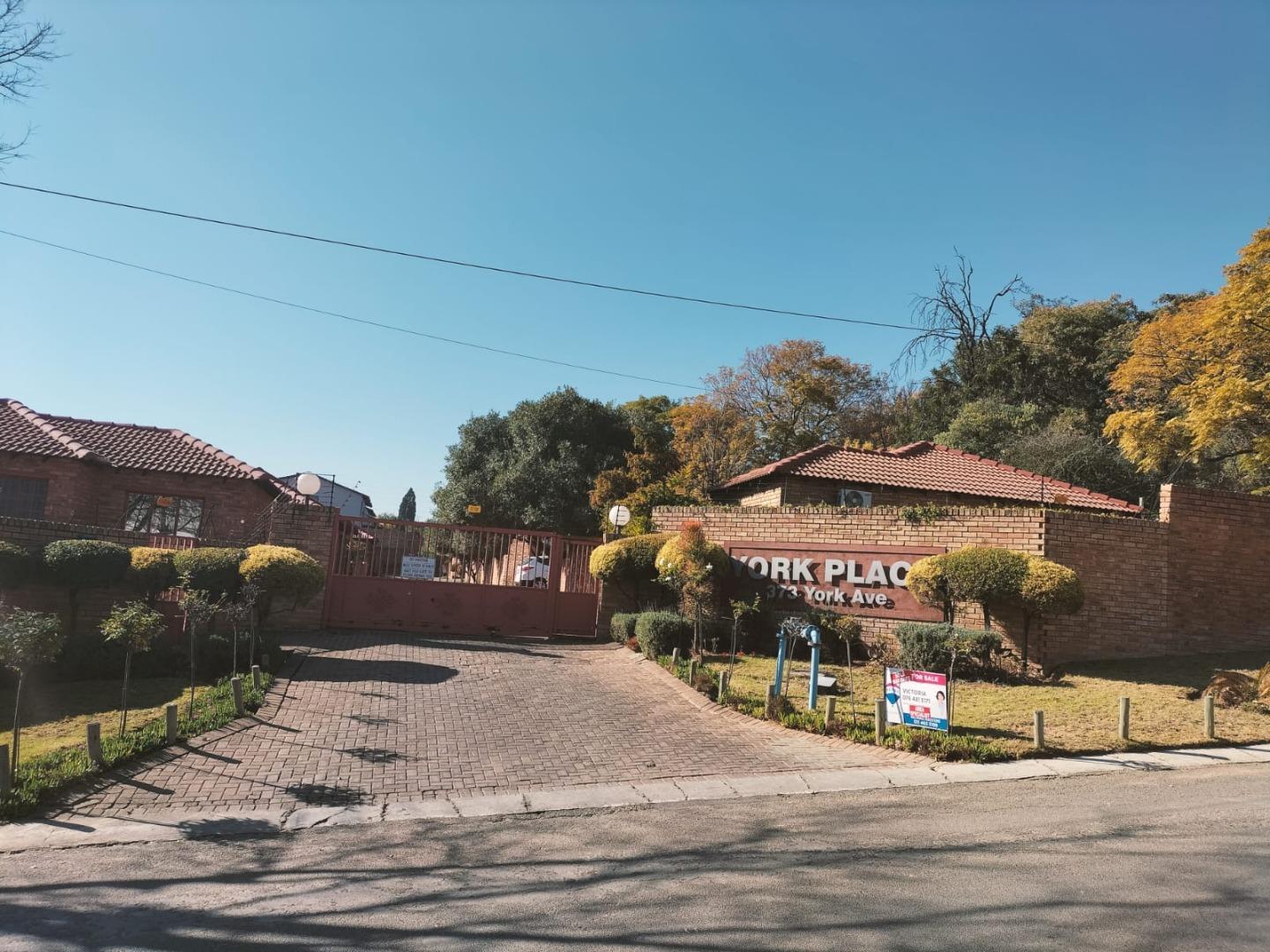 Ferndale, Randburg Property Townhouses to rent in Ferndale, Randburg