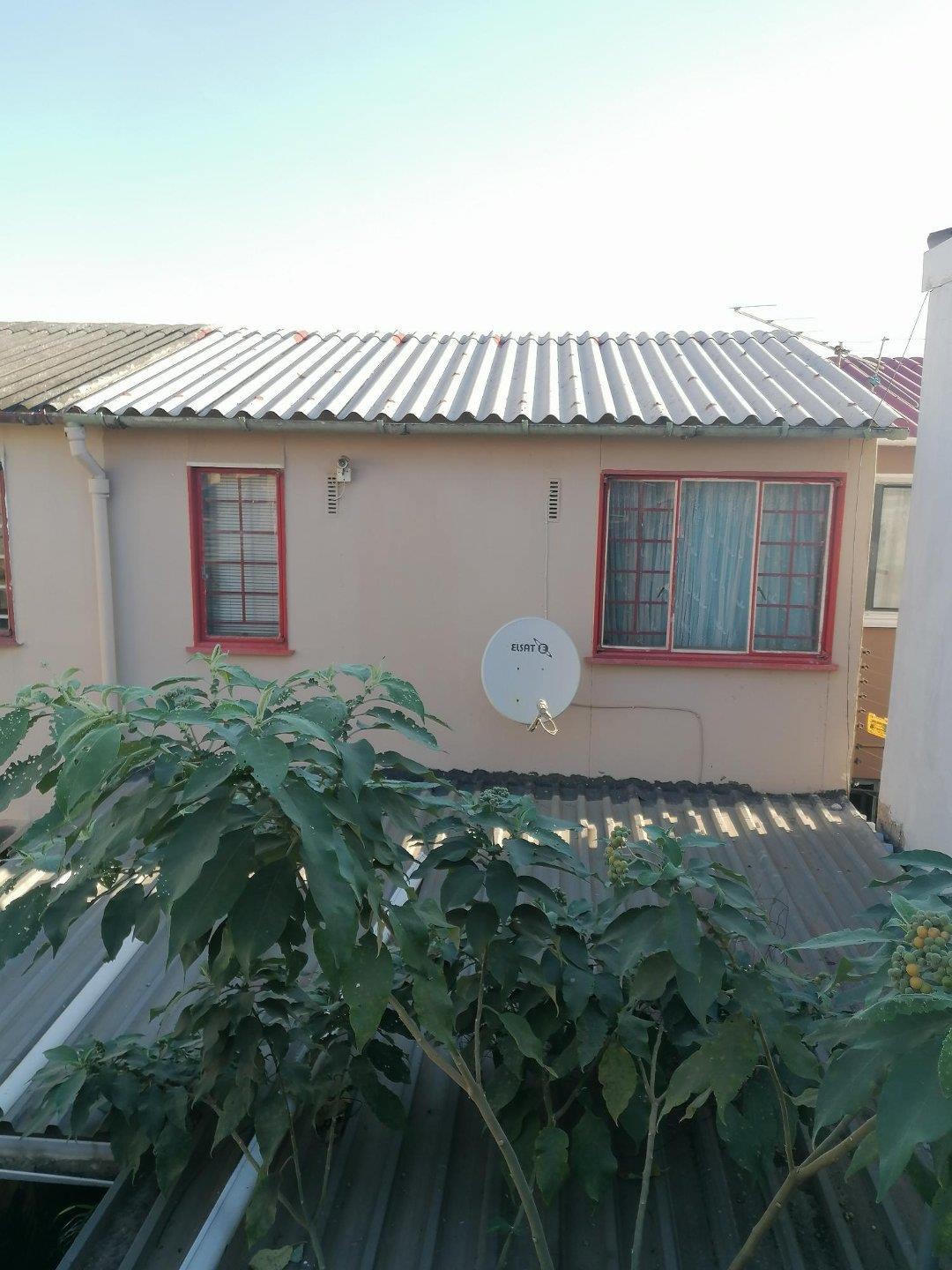 2 Bedroom House for sale in Northcroft P24114582658