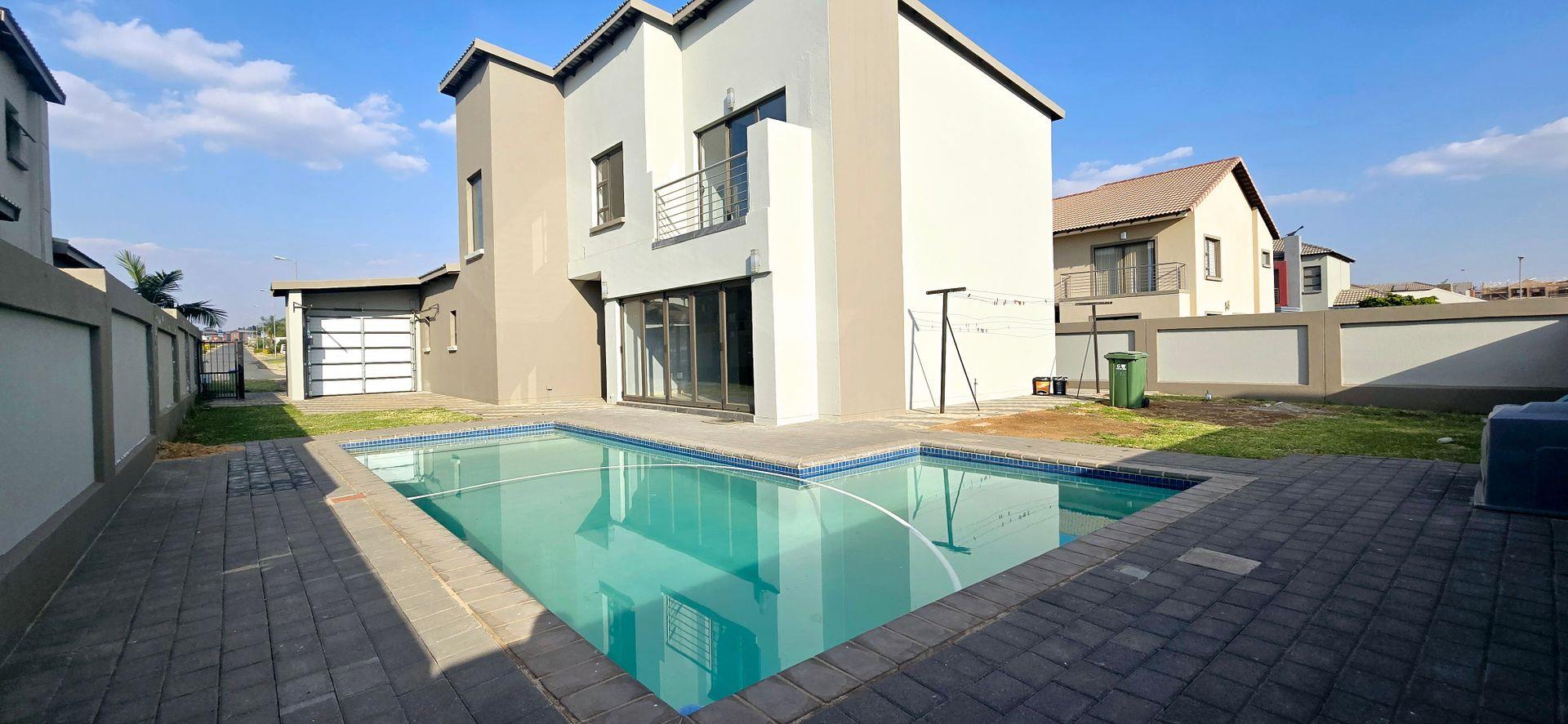 4 Bedroom House for sale in Zambezi Manor Lifestyle Estate 211