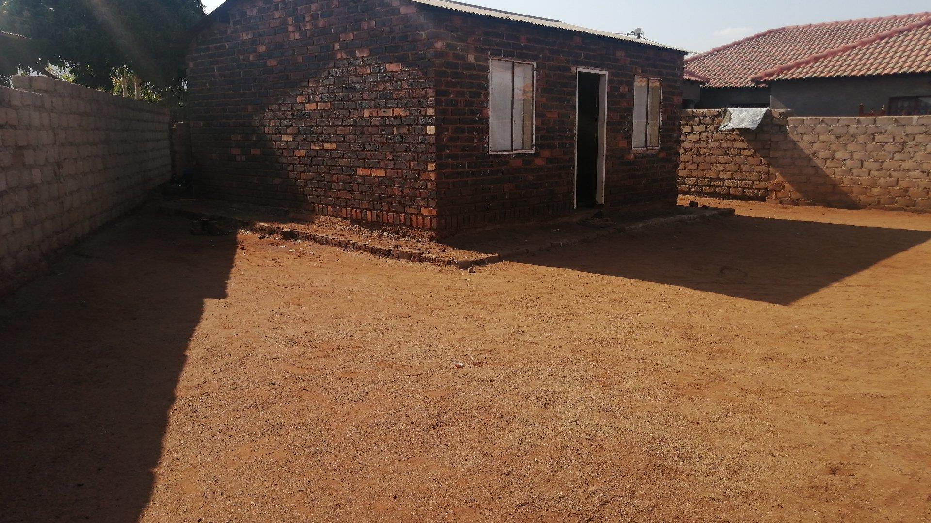 2 Bedroom House for sale in Lebowakgomo Zone R P24114583833