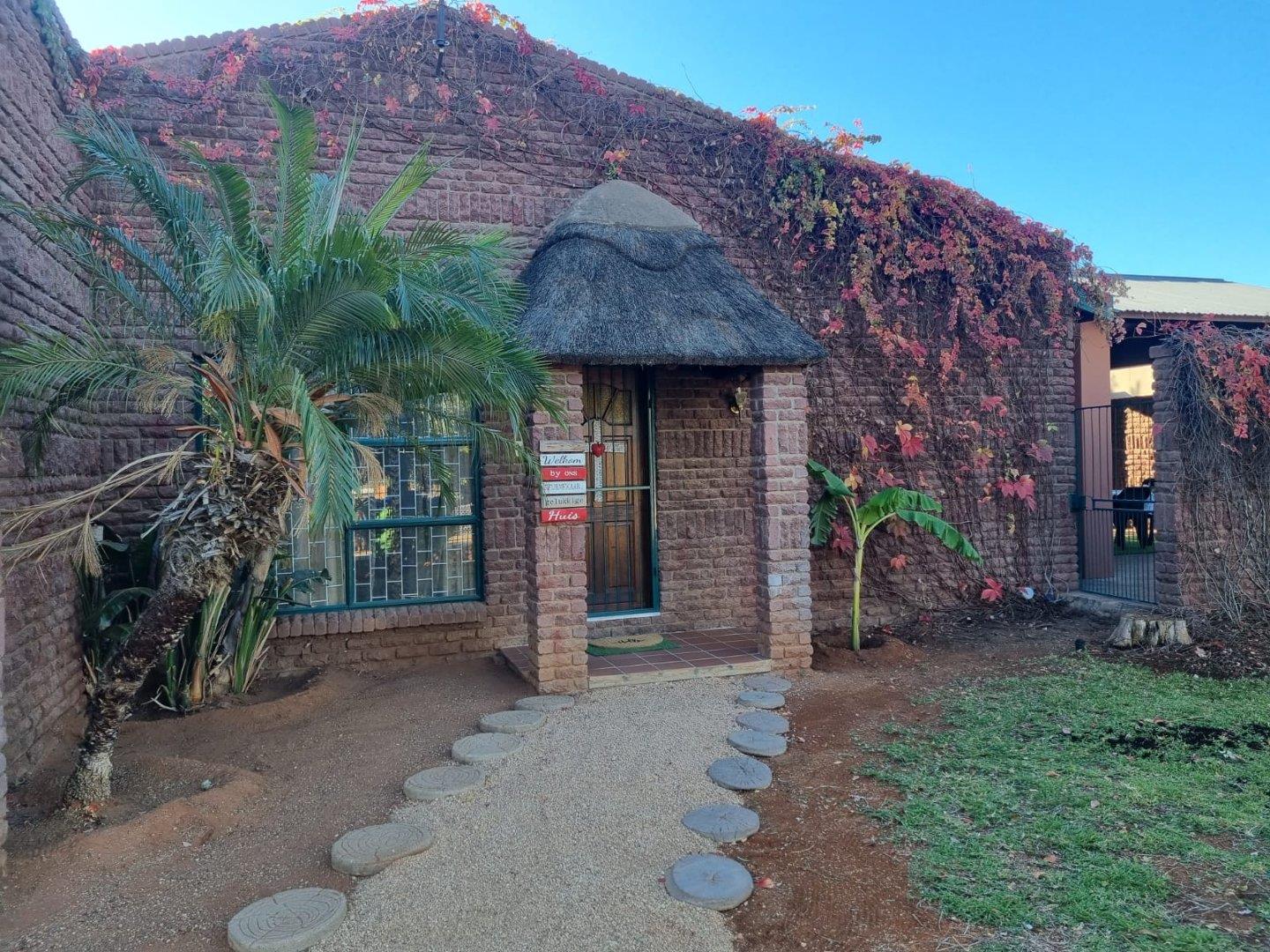 3 Bedroom House for sale in Blydeville P24114585369