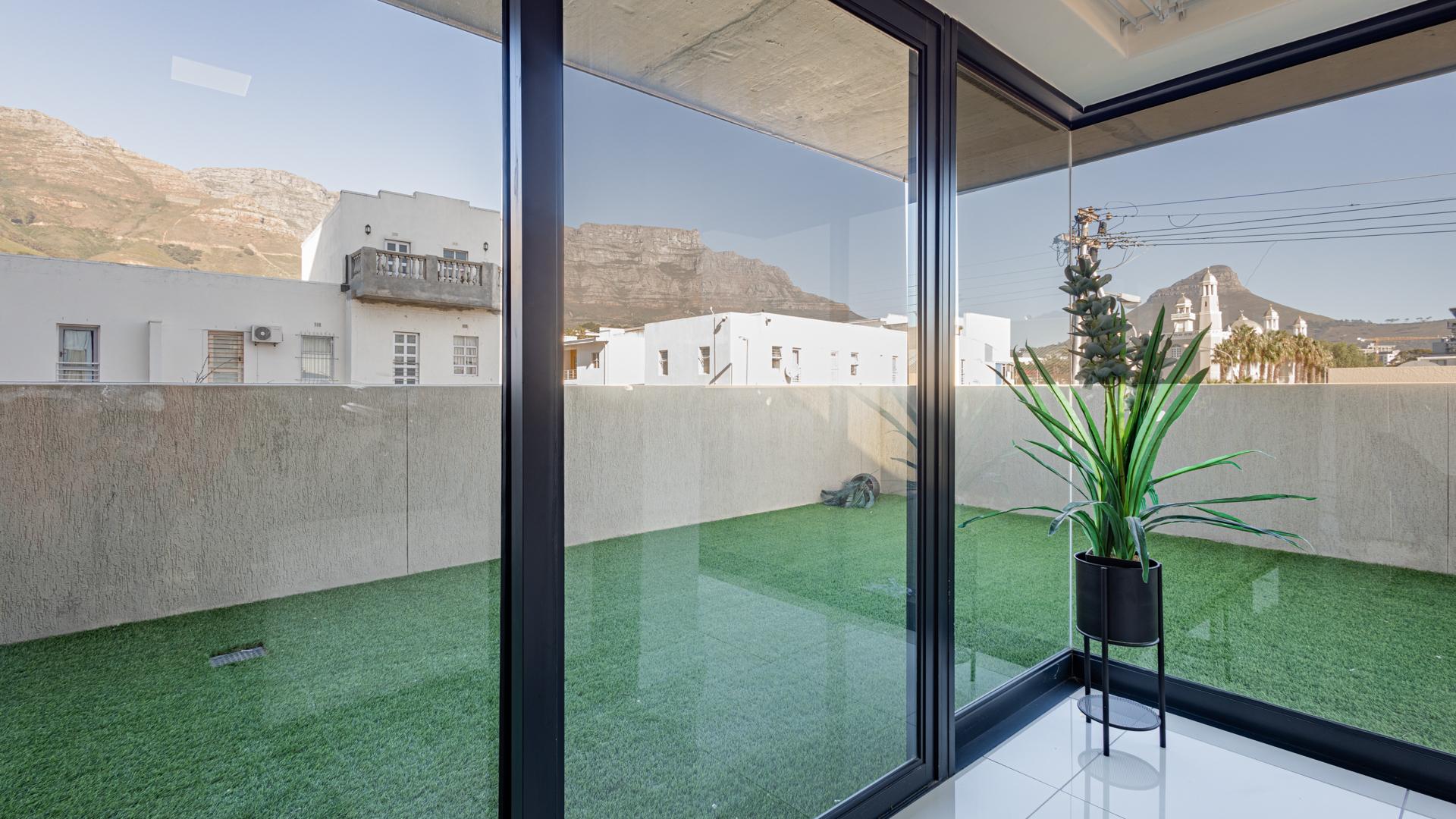 2 Bedroom Apartment / flat for sale in Zonnebloem 49 Chapel Street