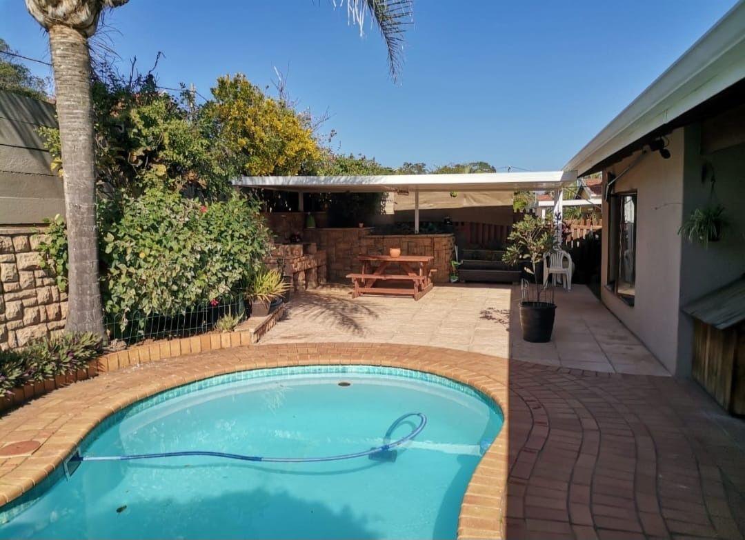 3 Bedroom House for sale in Ocean View P24114586557