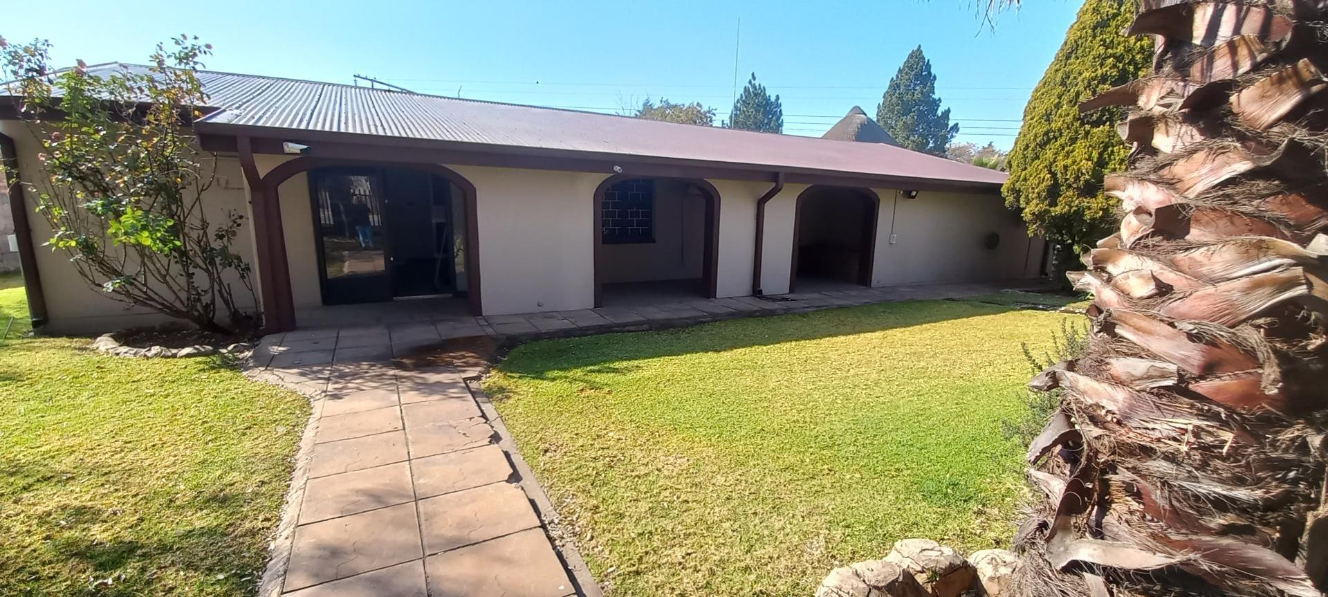 4 Bedroom House for sale in Meyerton Central P24114456895