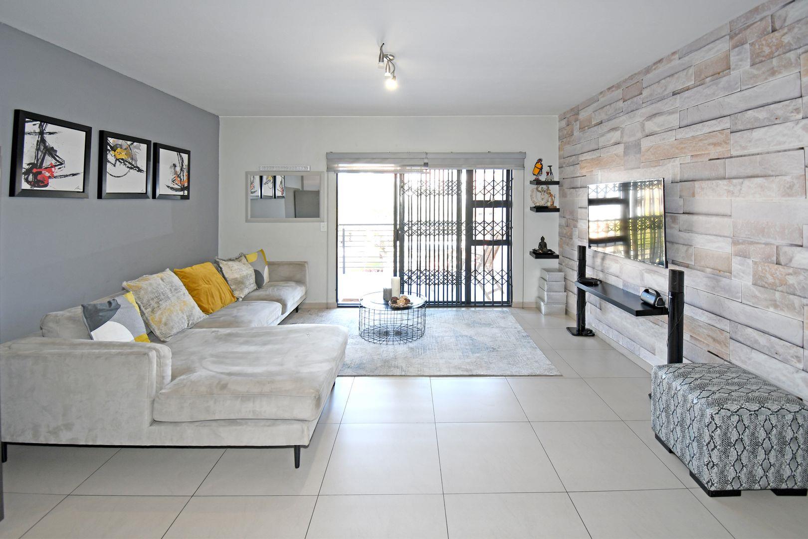 2 Bedroom Apartment / flat for sale in North Riding 258 Isabel Estate, 14 Dexter Road P24