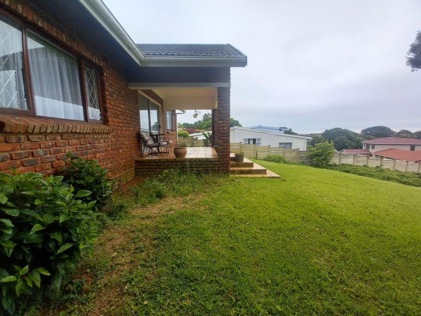 3 Bedroom House for sale in Pumula P24114588754