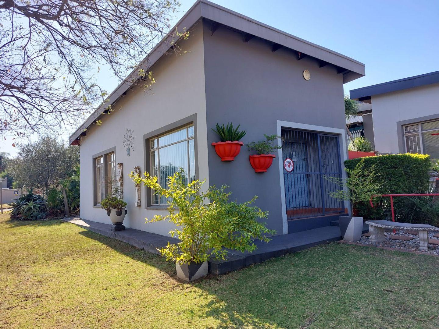 3 Bedroom House for sale in Aviary Hill P24114589032