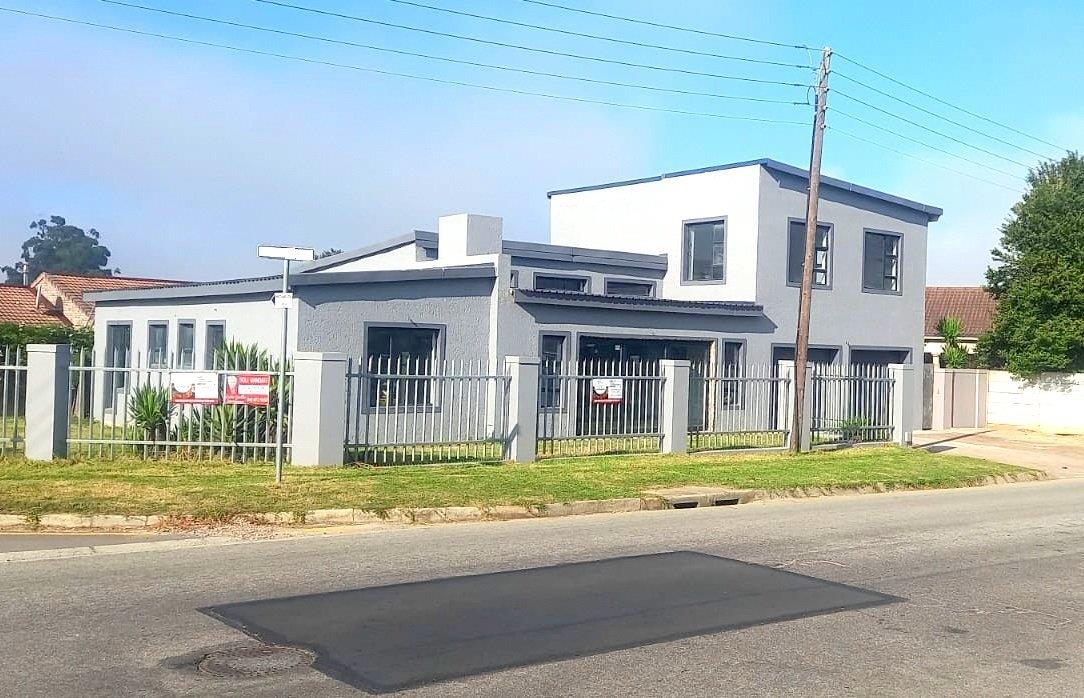 4 Bedroom House for sale in Blanco P24114589125